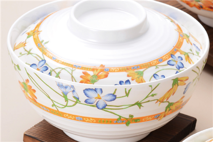 Comes with a rice bowl set